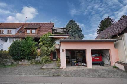 Doppelhaushälfte mit Gestaltungspotential und außergewöhnlich großen Garten in Bretten 4 zimmer