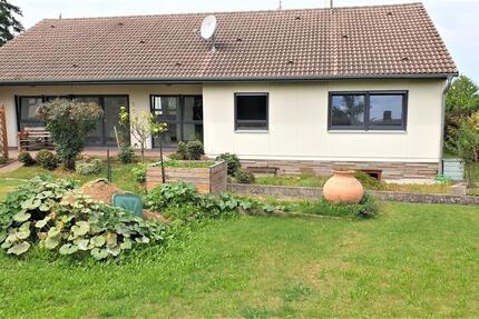 FÜR 2 PERSONEN: VOLLSTÄNDIG SANIERTE EG-WOHNUNG MIT GARTEN (OPTIONAL) IN EINEM 2 FAMILIENHAUS 4 zimmer