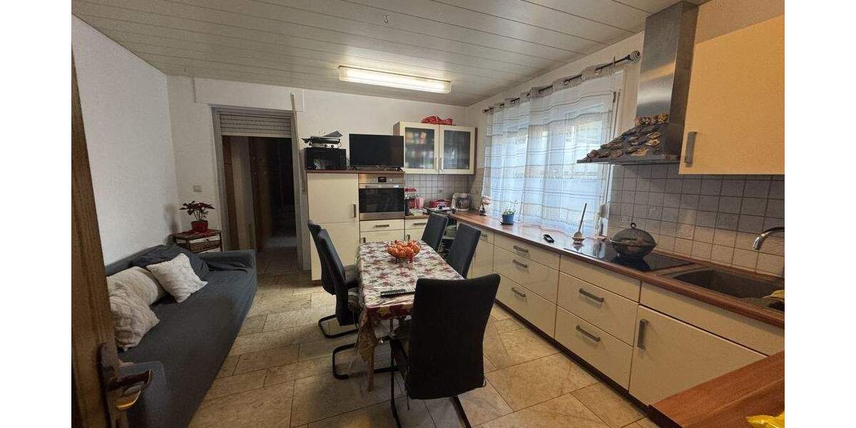 4 Wohnungen + 1 Laden - Attraktives Wohn- und Geschäftshaus in zentraler Lage von Pforzheim-Eutingen 1 zimmer