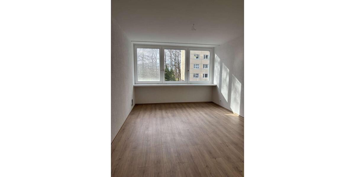 Etagenwohnung Karlsruhe Wettersbach - 4 Zimmer, 126 m&sup2;, 1.360&euro; | Angebot:23227721