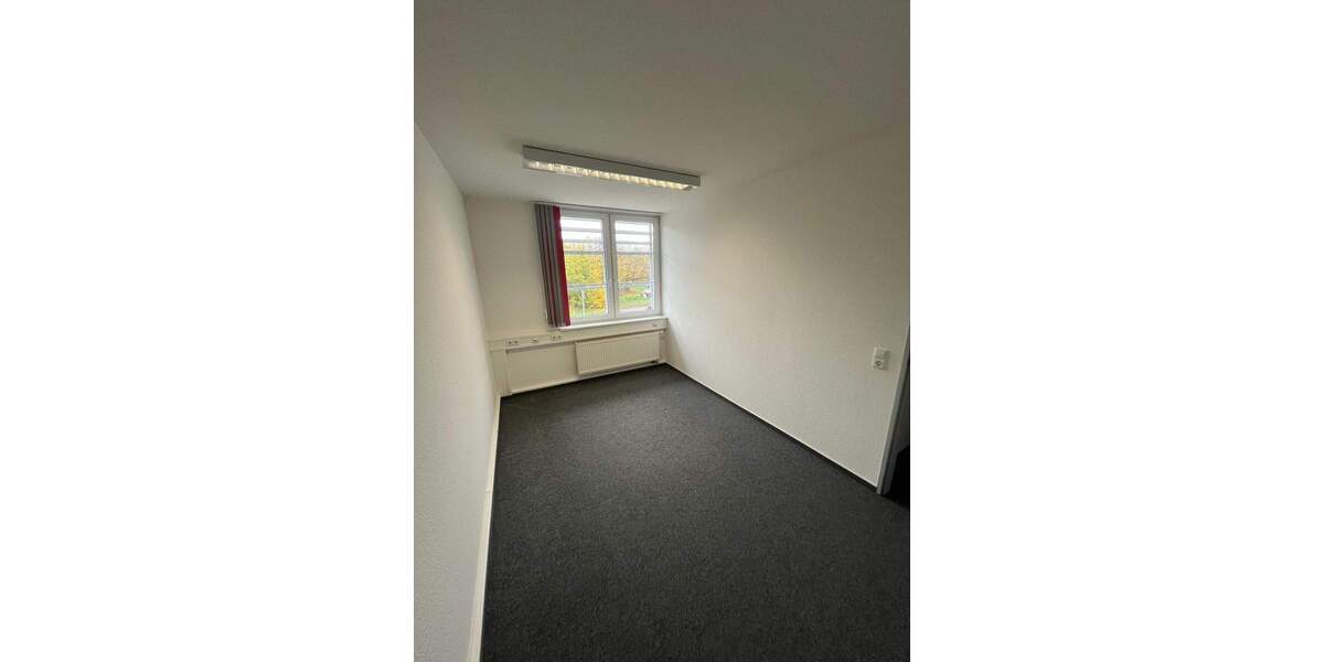 Gewerbeobjekt Karlsruhe Neureut - 7 Zimmer, 160 m&sup2;, 1.950&euro; | Angebot:25796987