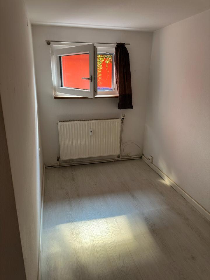 Vermietung Büro- Lagerfläche in Wohngebäude