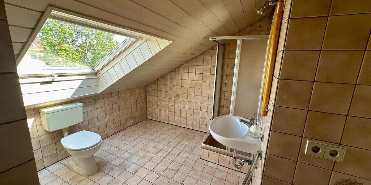 Mehrfamilienhaus, Wohnhaus Althengstett - 5 Zimmer, 199 m&sup2;, 2.500&euro; | Angebot:25821147