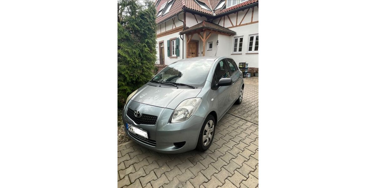 Toyota Yaris 161.500 km 1.800 &euro; Keltern 75210