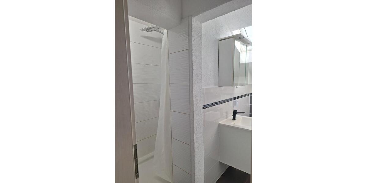 Dachgeschoßwohnung Bretten - 3 Zimmer, 80 m&sup2;, 900&euro; | Angebot:26022406