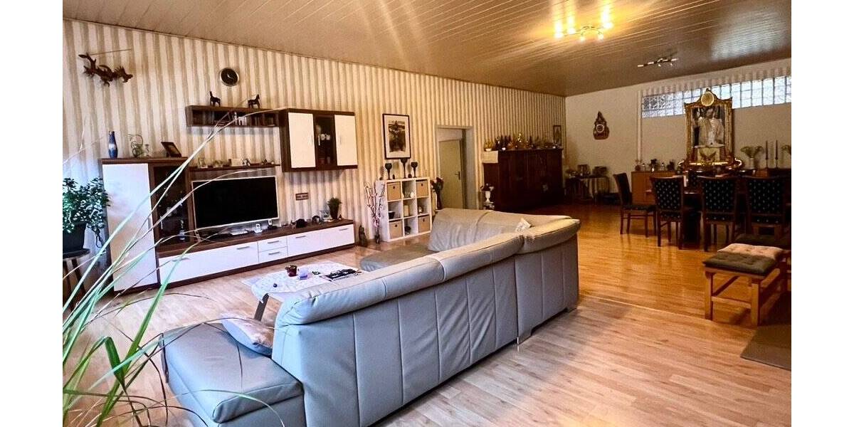 Mehrfamilienhaus, Wohnhaus Kraichtal Landshausen - 7 Zimmer, 280 m&sup2;, 390.000&euro; | Angebot:25745450