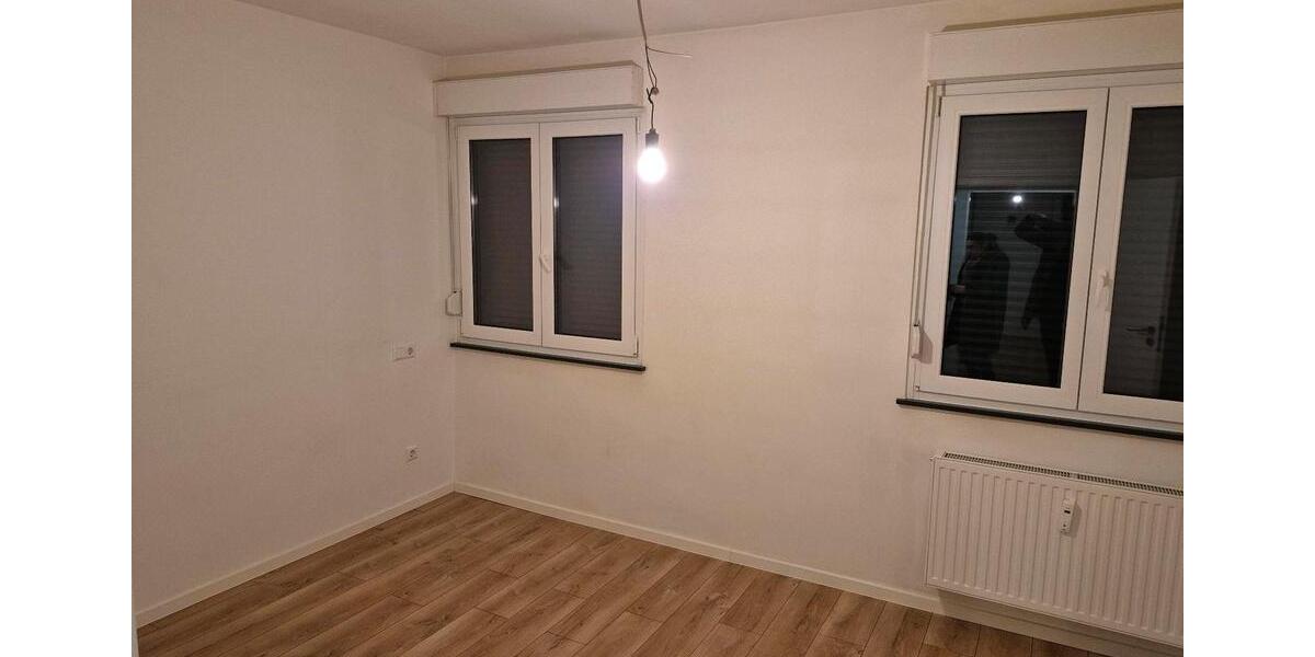 Etagenwohnung Pforzheim Weststadt - 3 Zimmer, 86 m&sup2;, 1.100&euro; | Angebot:25363227
