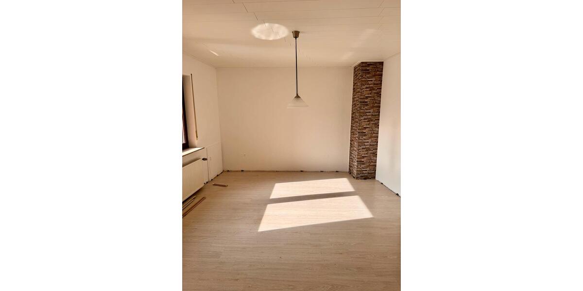 Einfamilienhaus Sulzfeld - 5 Zimmer, 172 m&sup2;, 1.600&euro; | Angebot:26613717