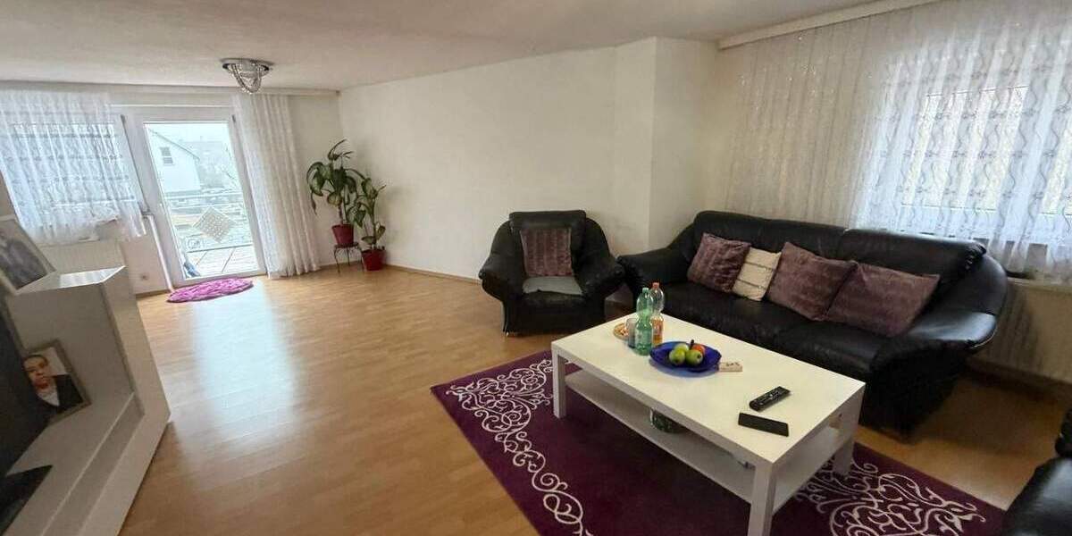 2 Familienhaus in Effringen zu verkaufen. 7 zimmer