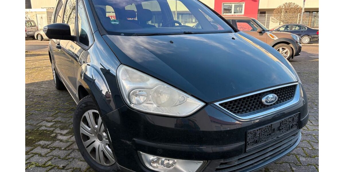 Ford Galaxy 200.000 km 1.999 € Bruchsal 76646