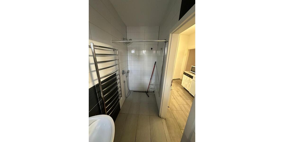 Etagenwohnung Karlsruhe Innenstadt-Ost - 4 Zimmer, 13 m&sup2;, 410&euro; | Angebot:25022173