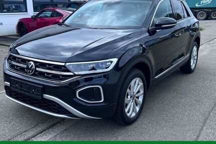 VW T-Roc 9.050 km 29.155 € Knittlingen 75438
