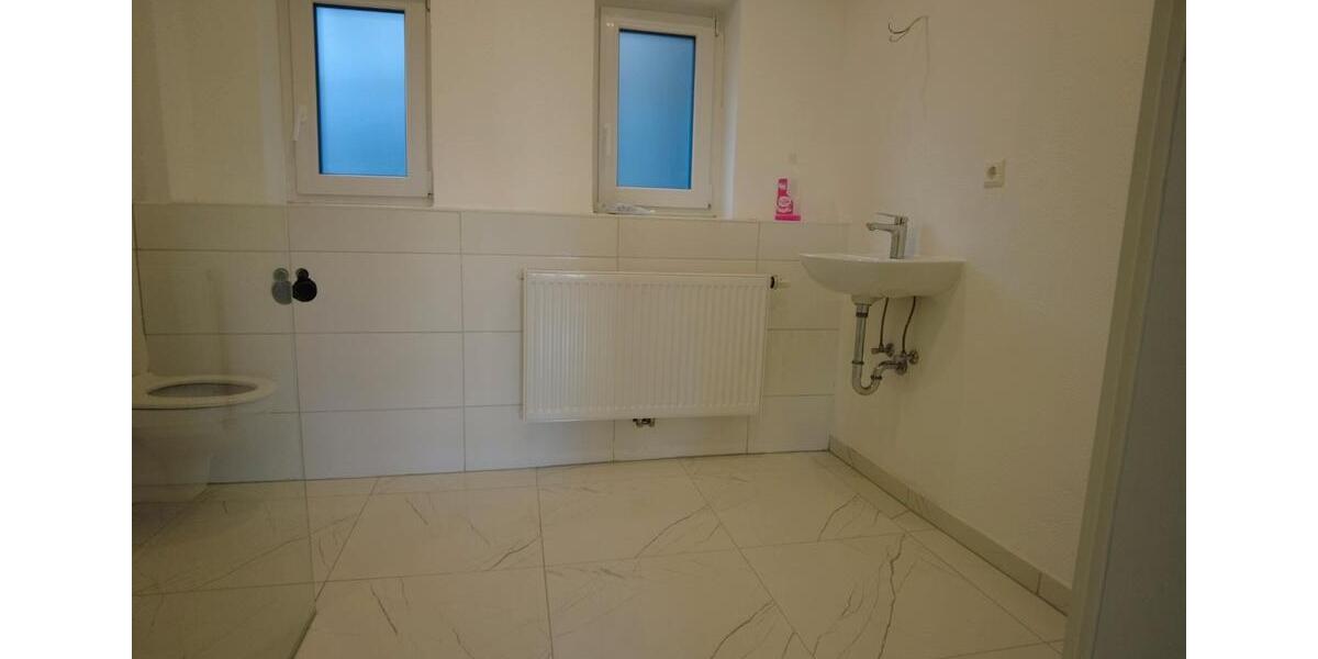 Erdgeschoßwohnung Pforzheim Nordstadt - 2 Zimmer, 70 m&sup2;, 900&euro; | Angebot:26062424