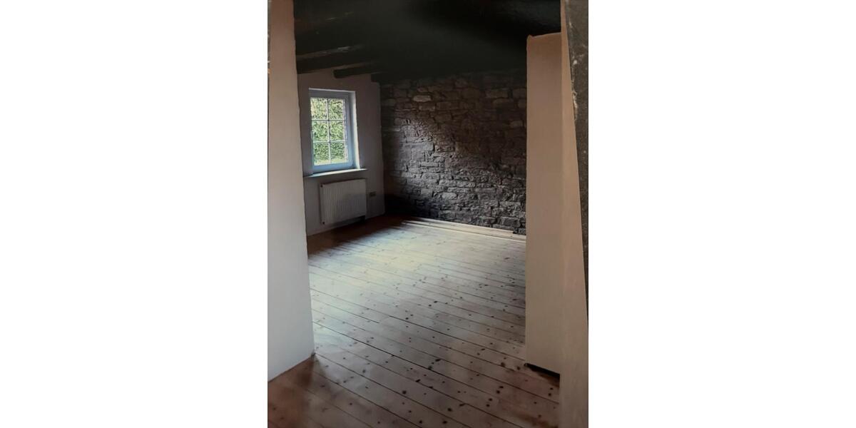 Doppelhaushälfte Wimsheim - 7 Zimmer, 180 m&sup2;, 1.300&euro; | Angebot:26151071