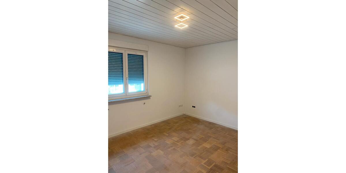 Etagenwohnung Karlsbad - 6 Zimmer, 130 m&sup2;, 470&euro; | Angebot:27604879