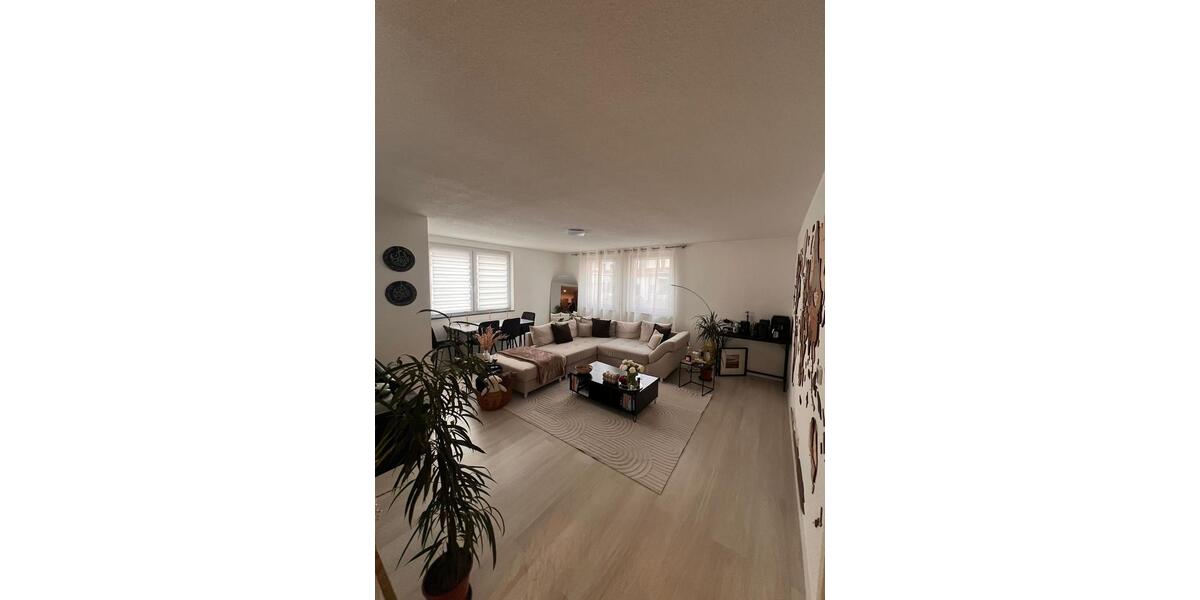 Erdgeschoßwohnung Ditzingen - 3 Zimmer, 80 m&sup2;, 1.100&euro; | Angebot:26415286