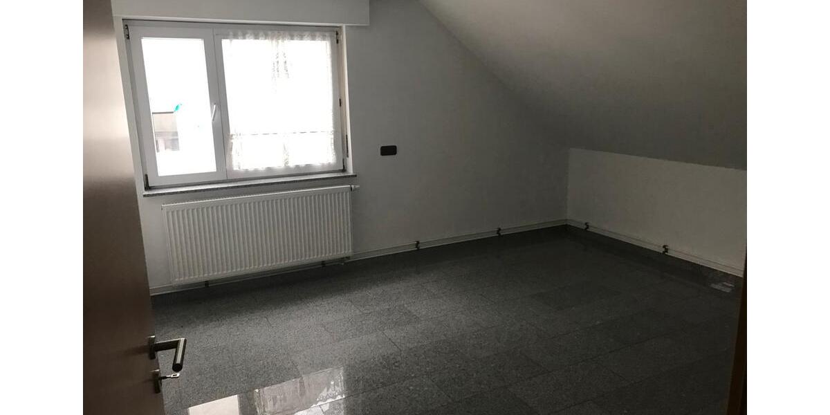 Etagenwohnung Straubenhardt - 3 Zimmer, 66 m&sup2;, 150.000&euro; | Angebot:26052028