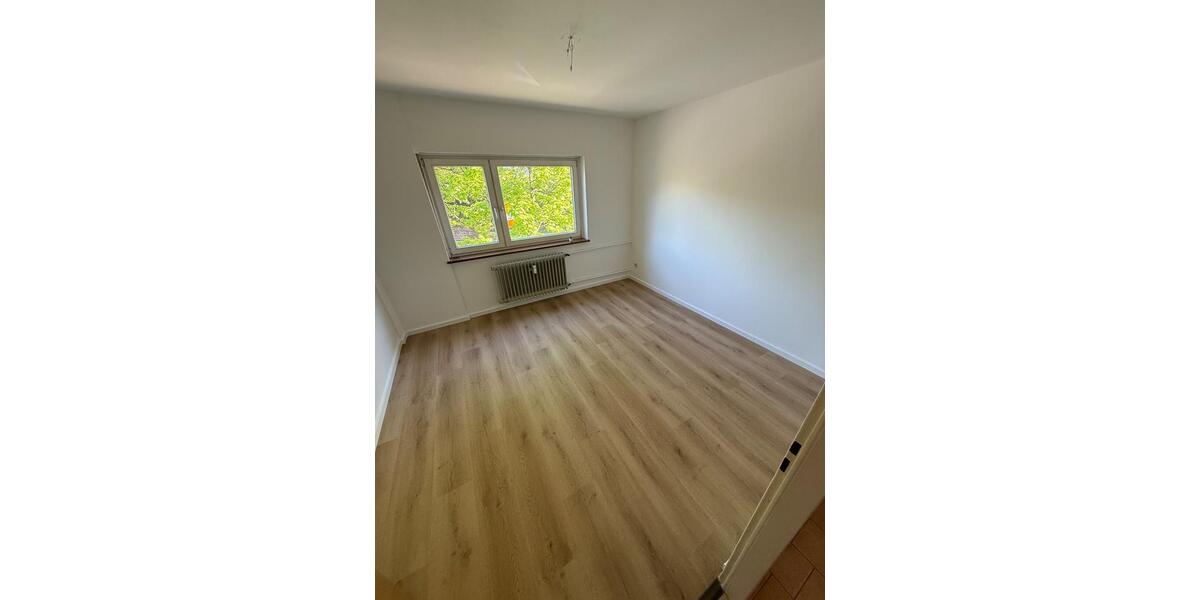 Etagenwohnung Pforzheim Weststadt - 3.5 Zimmer, 94 m&sup2;, 850&euro; | Angebot:26296430