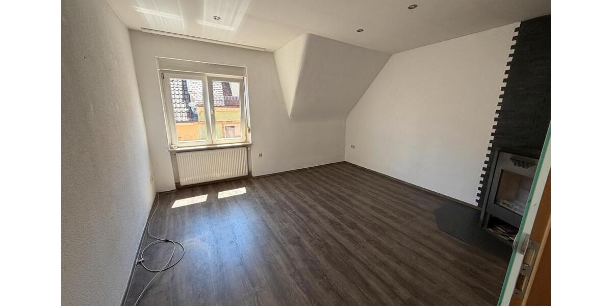 Dachgeschoßwohnung Pforzheim Eutingen - 3 Zimmer, 56 m&sup2;, 170.000&euro; | Angebot:26889099