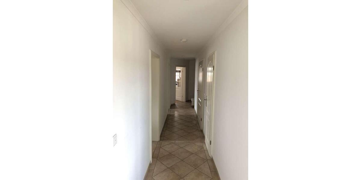 4-Zimmer Eigentumswohnung sowie 1-Zimmer Dachgeschosswohnung 5 zimmer