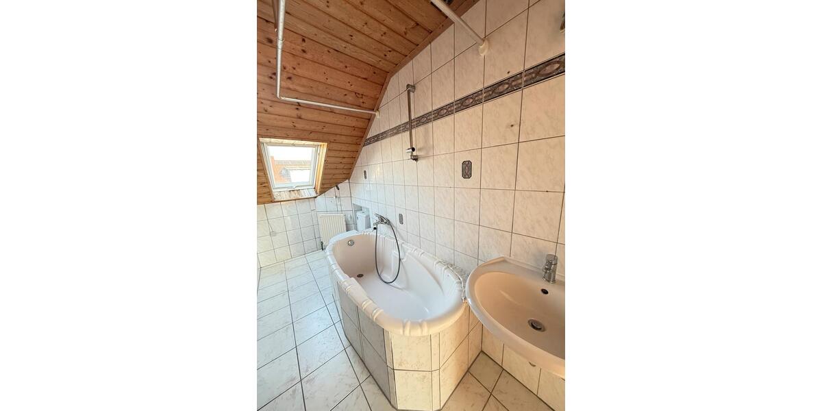 Etagenwohnung Karlsruhe Hagsfeld - 5 Zimmer, 110 m&sup2;, 1.500&euro; | Angebot:25783455