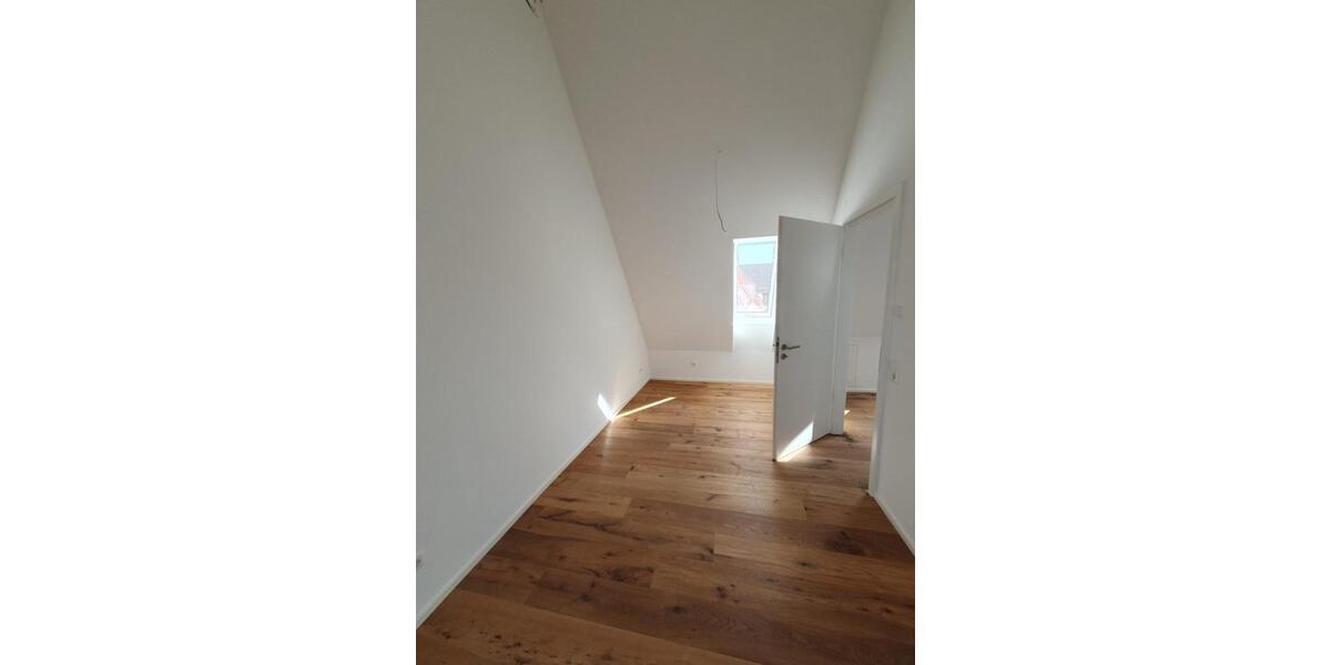 Maisonettenwohnung Schwieberdingen - 4 Zimmer, 140 m&sup2;, 1.899&euro; | Angebot:25397059