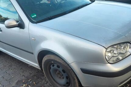 VW Golf 270.000 km 900 &euro; Mühlacker 75417
