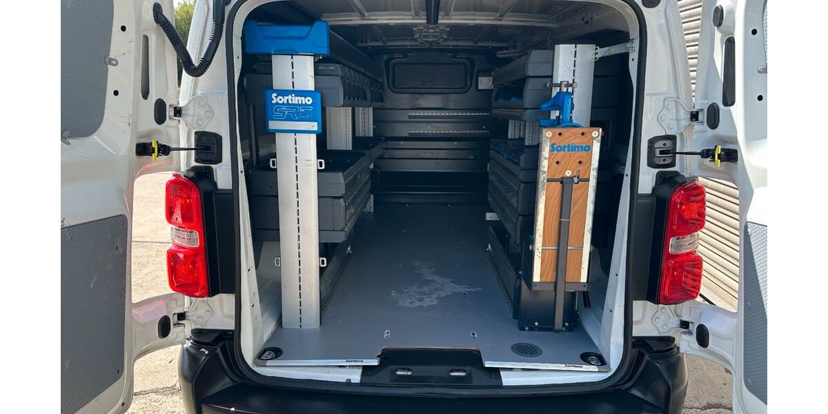 Opel Vivaro 121.924 km 13.900 &euro; Sindelfingen 71065
