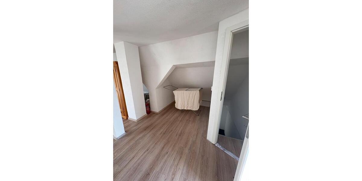 Etagenwohnung Oberderdingen - 3 Zimmer, 25 m&sup2;, 450&euro; | Angebot:26364888