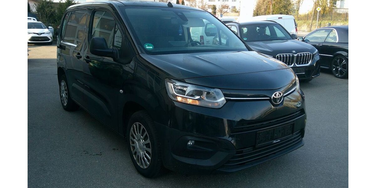 Toyota Proace City 100.000 km 12.590 &euro; Sindelfingen 71065