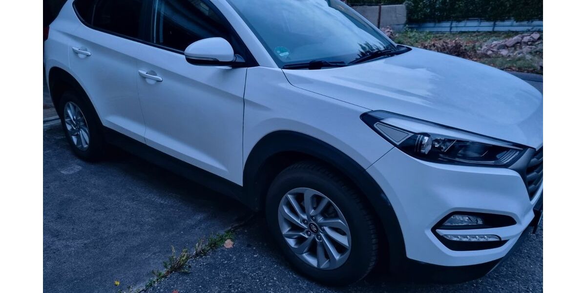 Hyundai TUCSON 101.000 km 14.500 &euro; Neuenbürg 75305