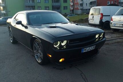 Dodge Challenger 124.000 km 14.000 &euro; Pforzheim 75175