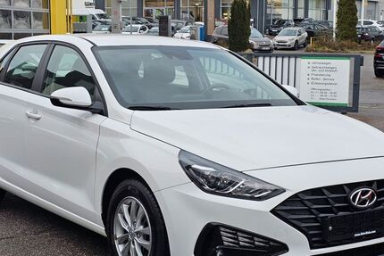 Hyundai i30 33.908 km 16.300 € Leonberg 71229