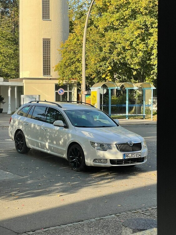 Superb Kombi