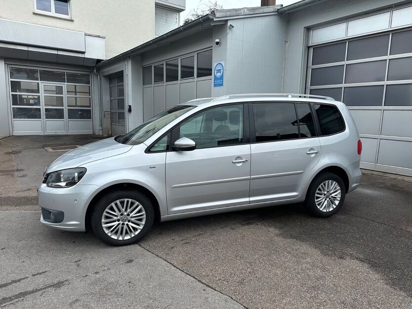 VW Touran 143.600 km 9.900 € Ditzingen 71254