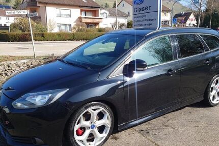 Ford Focus 142.500 km 8.190 &euro; Illingen - Schützingen 75428