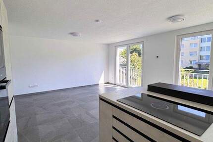 Moderne 3-Zimmer Wohnung mit EBK, Balkon & Carport- zentral in Sindelfingen 3 zimmer