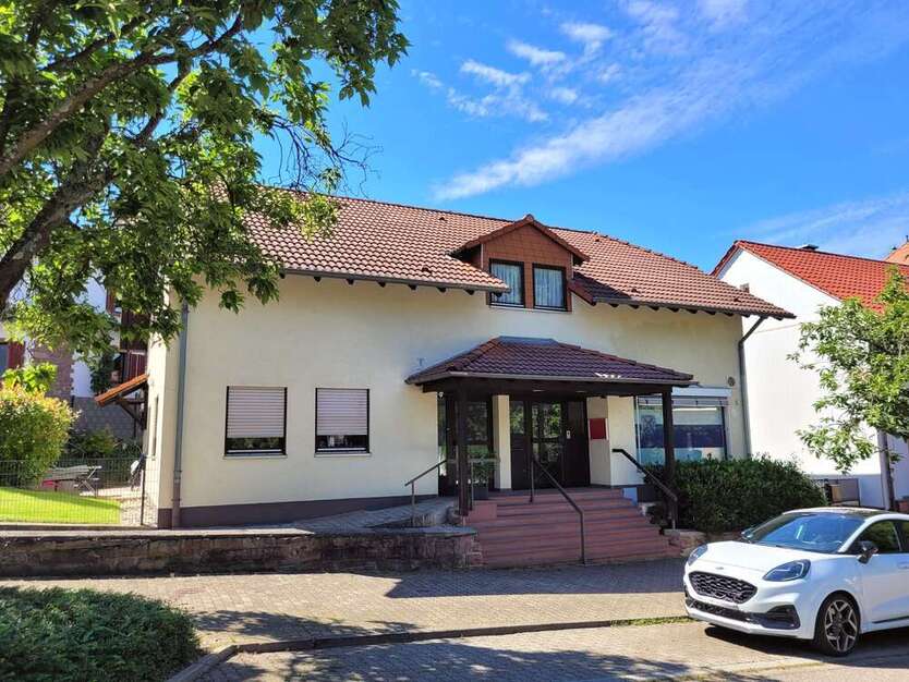 Büro in Karlsruhe 1.600 € 141 m²