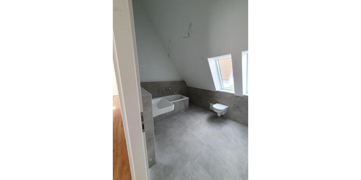 Maisonettenwohnung Schwieberdingen - 4 Zimmer, 140 m&sup2;, 1.899&euro; | Angebot:25397059