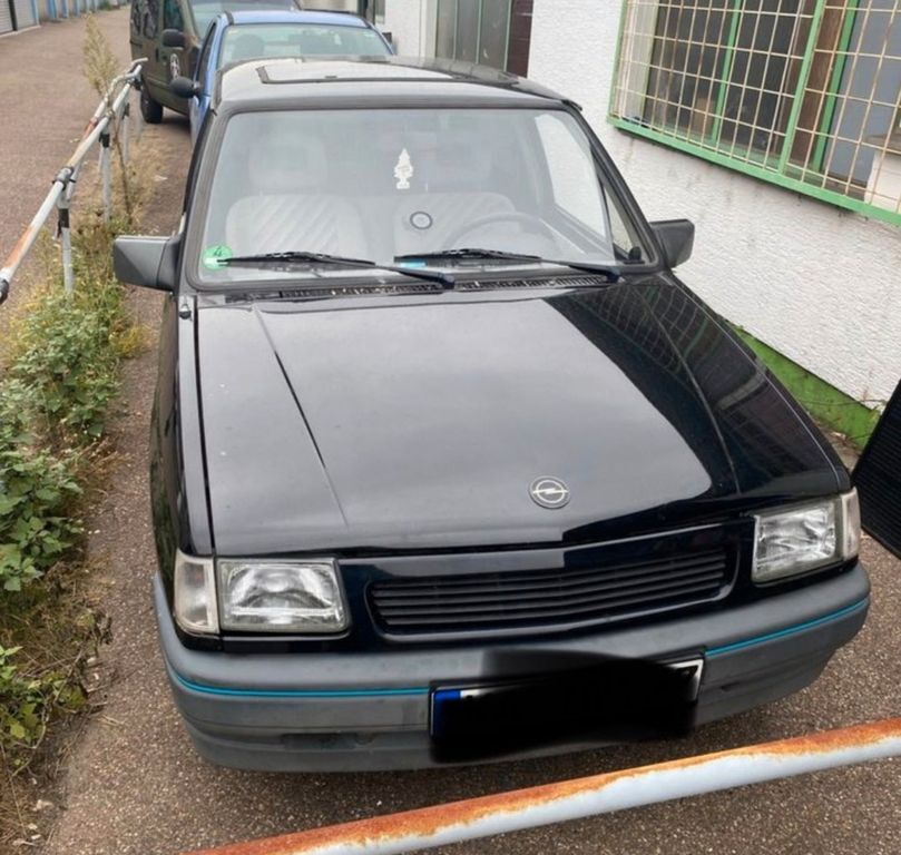 Opel Corsa 150.000 km 1.500 € Karlsruhe 76139