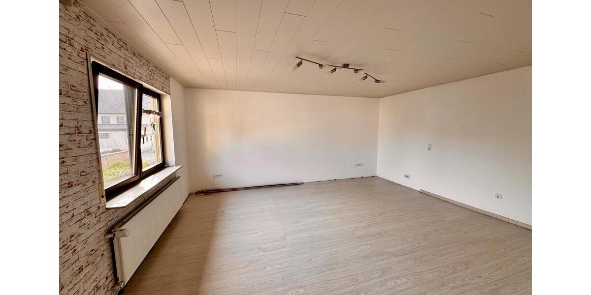Einfamilienhaus Sulzfeld - 5 Zimmer, 172 m&sup2;, 1.600&euro; | Angebot:26613717