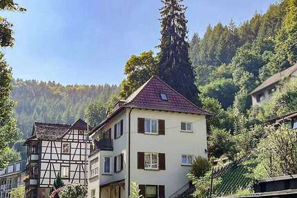 Haus zum Kaufen in Calw 450.000 € 180.27 m²