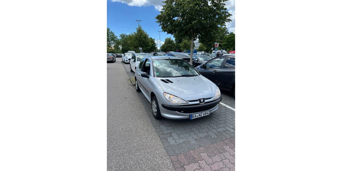 Peugeot 206 175.000 km 1.250 &euro; Karlsruhe 76227