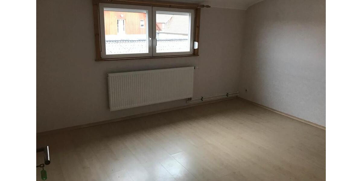 Etagenwohnung Straubenhardt - 3 Zimmer, 66 m&sup2;, 150.000&euro; | Angebot:26052028