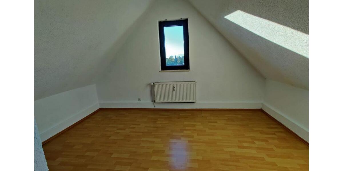 Dachgeschoßwohnung Pfinztal - 2 Zimmer, 34 m&sup2;, 570&euro; | Angebot:25892338
