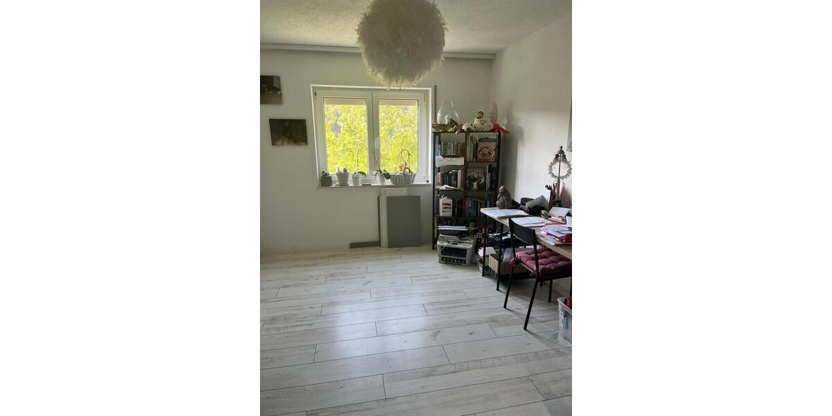 Etagenwohnung Neuenbürg - 4 Zimmer, 108 m&sup2;, 300.000&euro; | Angebot:26987255