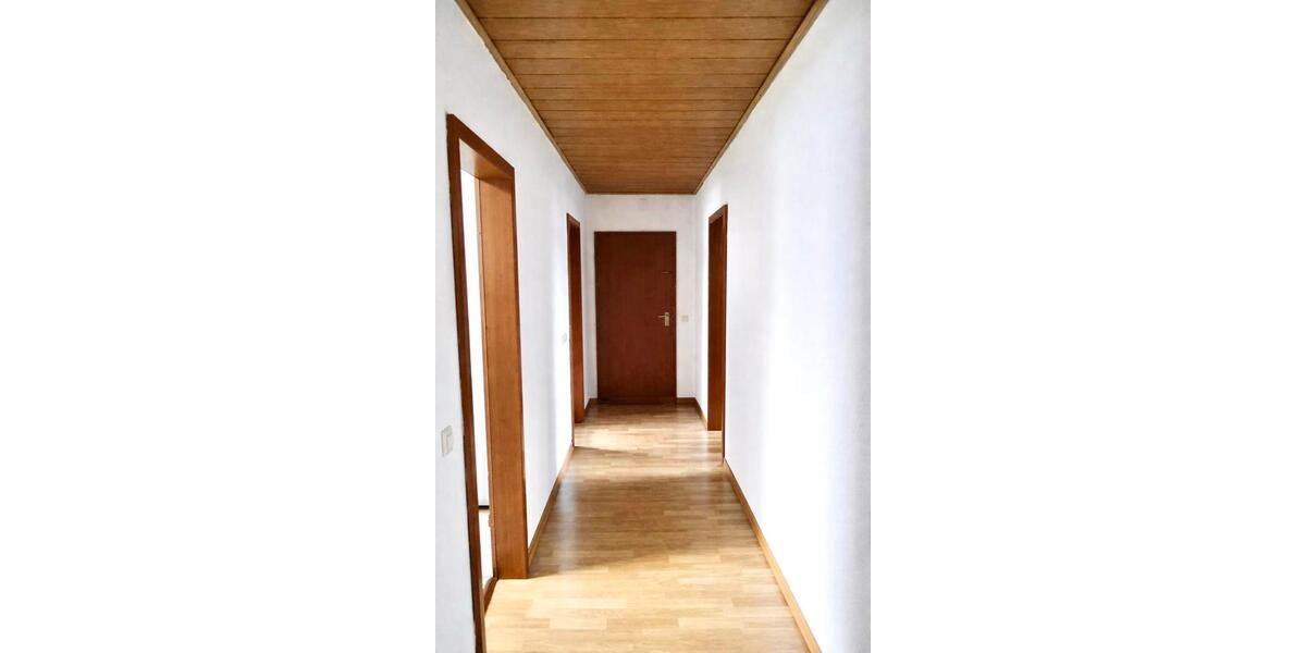 Dachgeschoßwohnung Bruchsal - 3 Zimmer, 64 m&sup2;, 198.000&euro; | Angebot:25104264