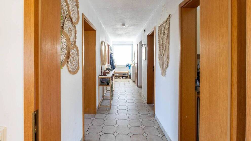 Liebevoll gepflegtes Drei-Parteienhaus in ruhiger Wohnlage 9 zimmer