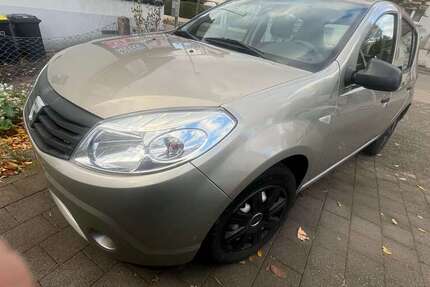 Dacia Sandero 174.500 km 1.900 € Bietigheim Bissingen 74321