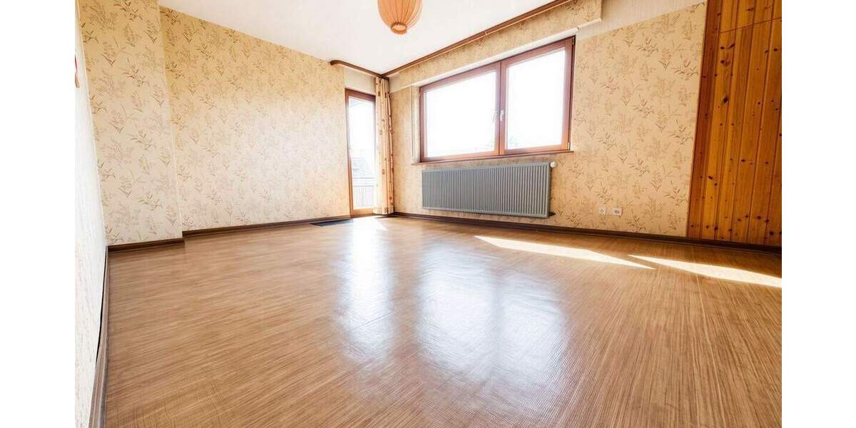 Doppelhaushälfte Sindelfingen Mitte - 5 Zimmer, 160 m&sup2;, 460.000&euro; | Angebot:25770722